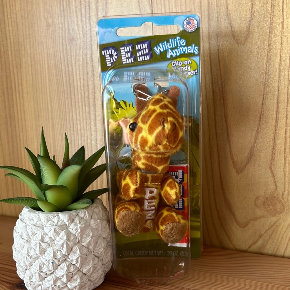 ♻️ 5/$25 ♻️ PEZ Wildlife Animals giraffe Clip-on Candy dispenser NEW IN PACKAGE!